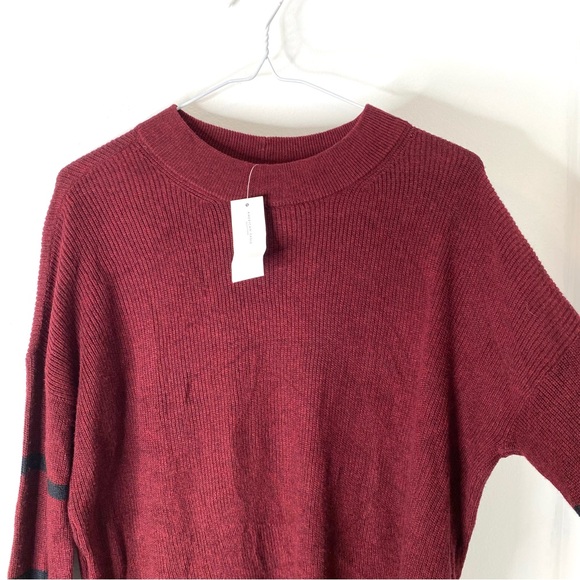 AEO Burgundy Navy Stripe Jegging Fit Knit Sweater NWT - Picture 2 of 8